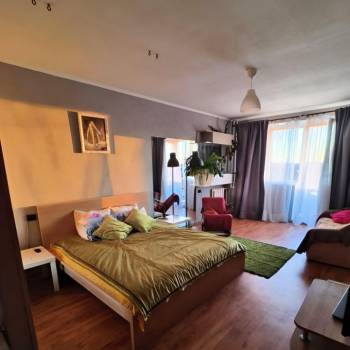 Сдается 1-комнатная квартира, 54 м²