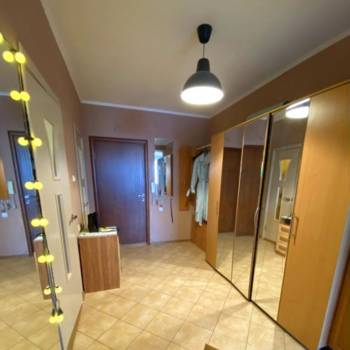 Сдается 1-комнатная квартира, 54 м²