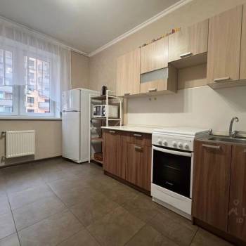 Сдается 1-комнатная квартира, 38 м²