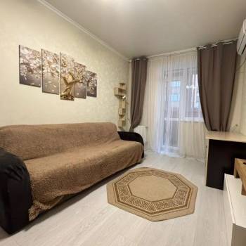 Сдается 1-комнатная квартира, 38 м²
