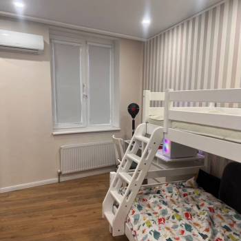 Продается Многокомнатная квартира, 83 м²