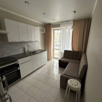 Сдается 1-комнатная квартира, 42 м²