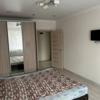 Сдается 1-комнатная квартира, 42 м²
