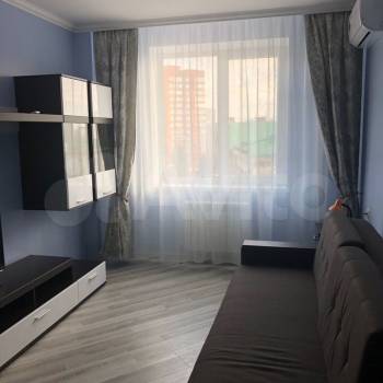 Сдается 1-комнатная квартира, 38 м²