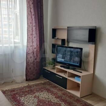 Сдается 1-комнатная квартира, 38 м²