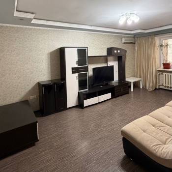Продается 1-комнатная квартира, 67 м²