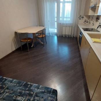 Сдается 1-комнатная квартира, 44 м²