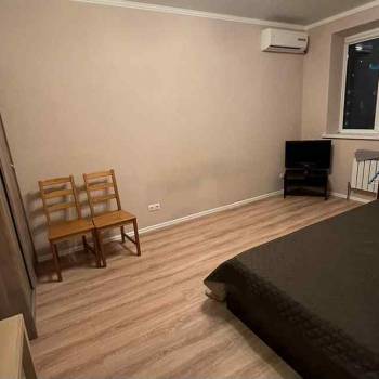 Сдается 1-комнатная квартира, 42 м²