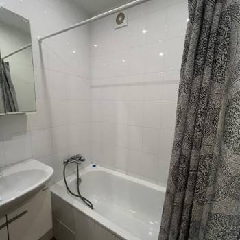 Сдается 1-комнатная квартира, 42 м²