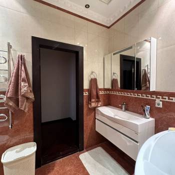 Продается Многокомнатная квартира, 157 м²