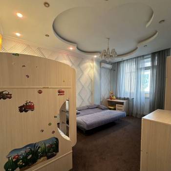 Продается Многокомнатная квартира, 157 м²