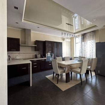 Продается Многокомнатная квартира, 157 м²