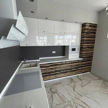 Сдается 1-комнатная квартира, 60 м²