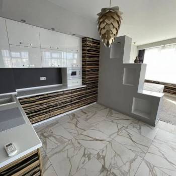 Сдается 1-комнатная квартира, 60 м²