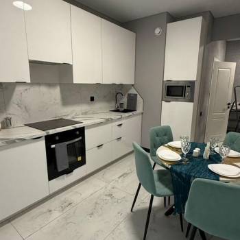 Продается 1-комнатная квартира, 42 м²