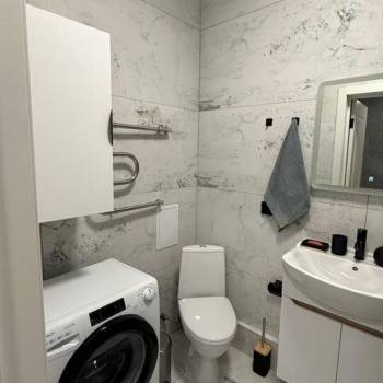 Продается 1-комнатная квартира, 42 м²