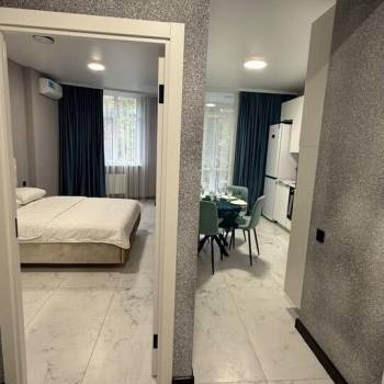 Продается 1-комнатная квартира, 42 м²
