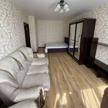 Продается 1-комнатная квартира, 38 м²