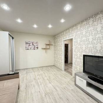 Сдается 1-комнатная квартира, 42 м²