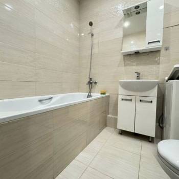 Сдается 1-комнатная квартира, 42 м²