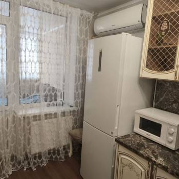 Сдается 1-комнатная квартира, 46 м²