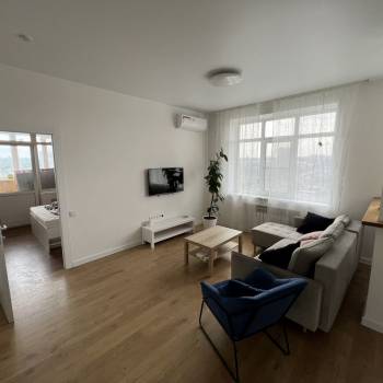 Продается 1-комнатная квартира, 53 м²