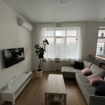 Продается 1-комнатная квартира, 53 м²
