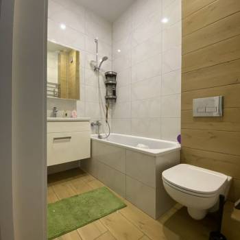 Продается 1-комнатная квартира, 53 м²