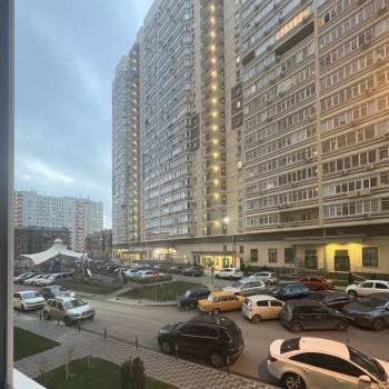 Продается 1-комнатная квартира, 37,3 м²