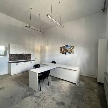 Сдается Нежилое помещение, 700 м²