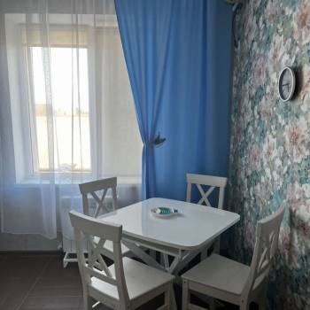 Продается 1-комнатная квартира, 55 м²