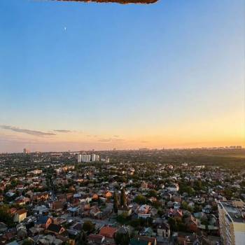 Продается 1-комнатная квартира, 82 м²