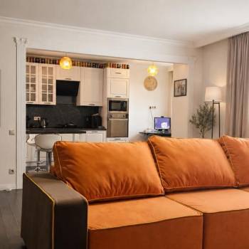 Продается 1-комнатная квартира, 82 м²