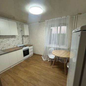 Сдается 1-комнатная квартира, 49,8 м²