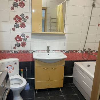 Продается 1-комнатная квартира, 45 м²