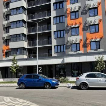 Продается 1-комнатная квартира, 42 м²