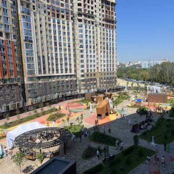 Продается 1-комнатная квартира, 42 м²