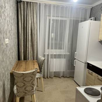 Сдается 1-комнатная квартира, 44 м²
