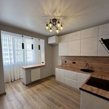 Продается 1-комнатная квартира, 42 м²