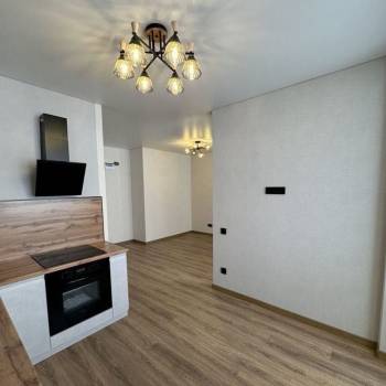 Продается 1-комнатная квартира, 42 м²