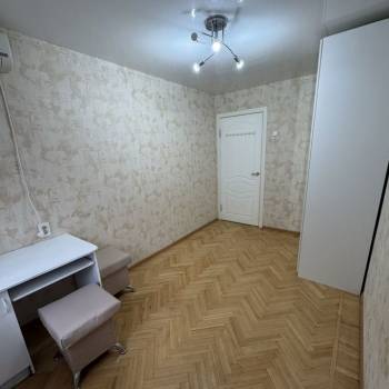 Сдается Многокомнатная квартира, 60 м²
