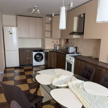 Сдается 2-х комнатная квартира, 65 м²