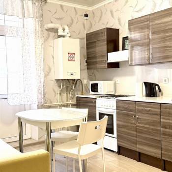 Сдается 1-комнатная квартира, 43 м²