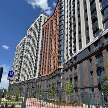 Продается 1-комнатная квартира, 91,3 м²