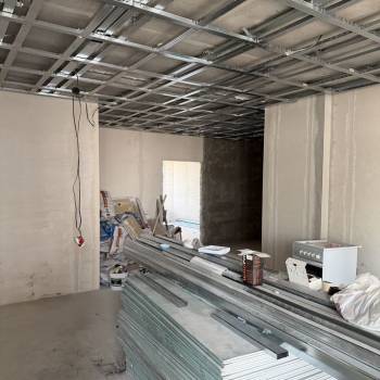 Продается 1-комнатная квартира, 93 м²