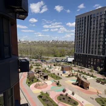 Продается 1-комнатная квартира, 93 м²