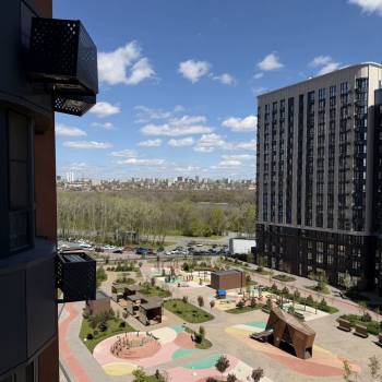 Продается 1-комнатная квартира, 93 м²