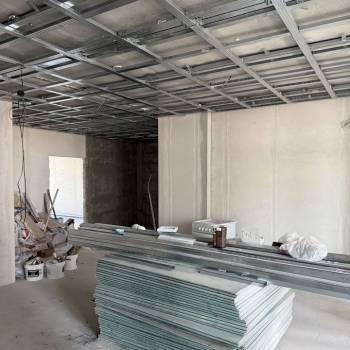 Продается 1-комнатная квартира, 93 м²