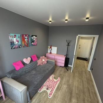 Продается 1-комнатная квартира, 55 м²