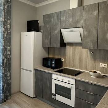 Сдается 1-комнатная квартира, 42 м²